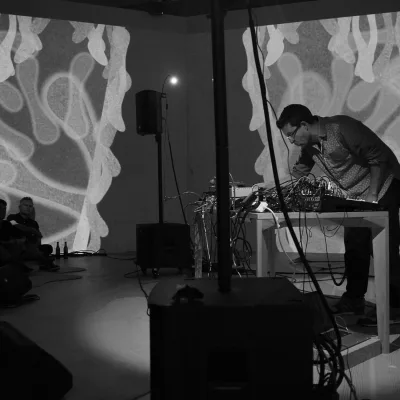 Tom Richards Gallery Image - 4