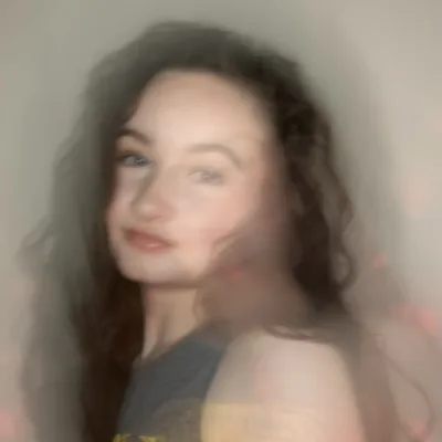 Emma Konnanov Gallery Image - 4